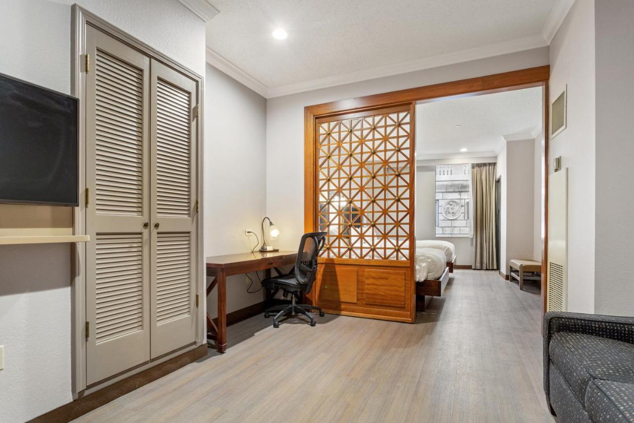 Wyndham Garden Baronne Plaza Hotel New Orleans Eksteriør billede