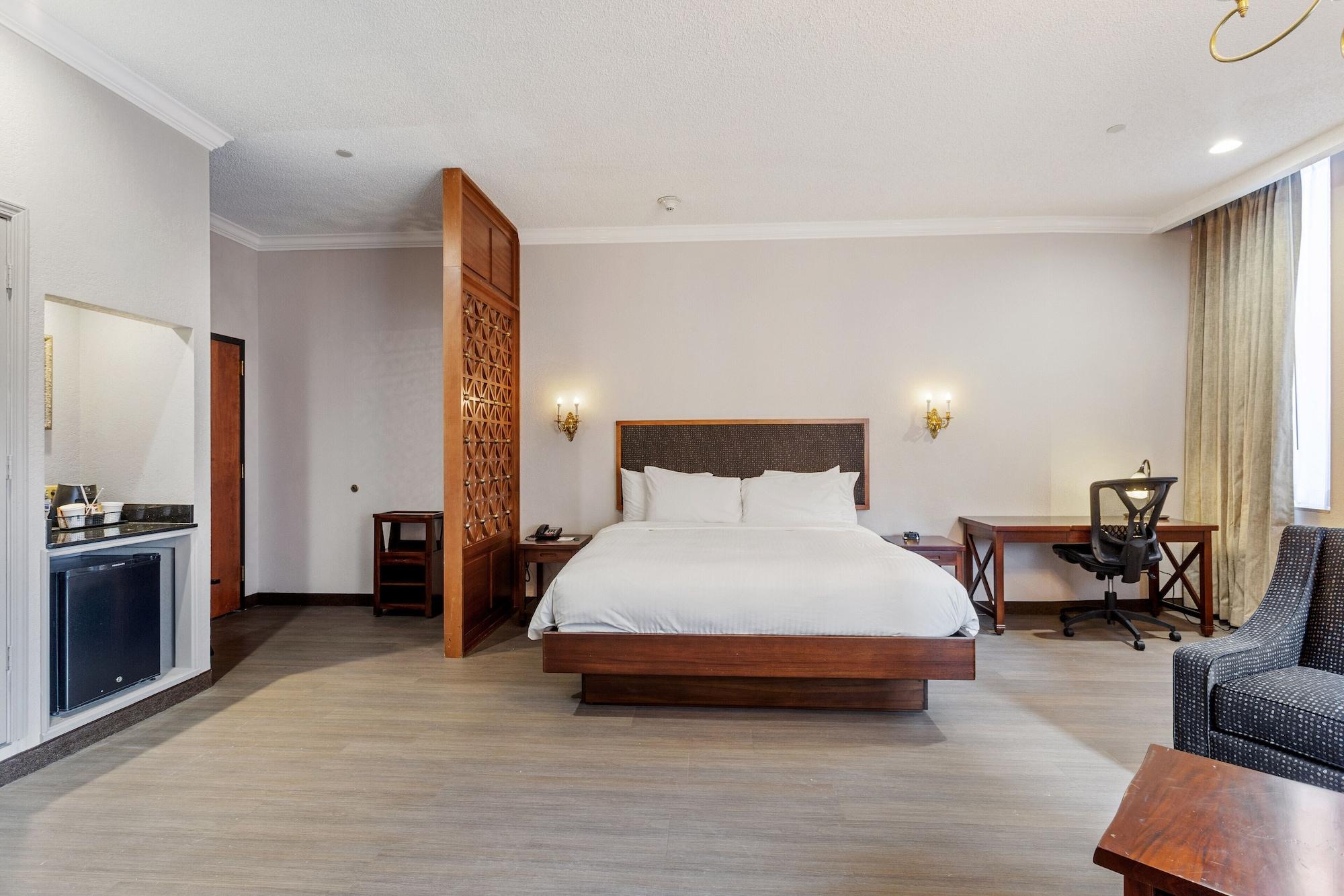 Wyndham Garden Baronne Plaza Hotel New Orleans Eksteriør billede